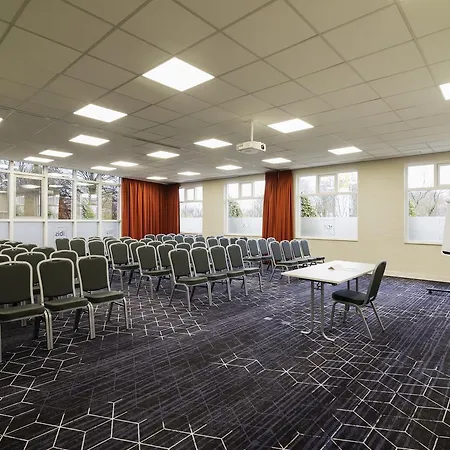 Ibis Rotterdam 3*