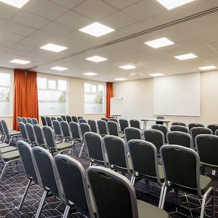 Ibis Rotterdam 3*
