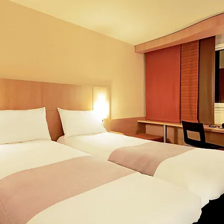 Ibis Rotterdam Hotel 3*