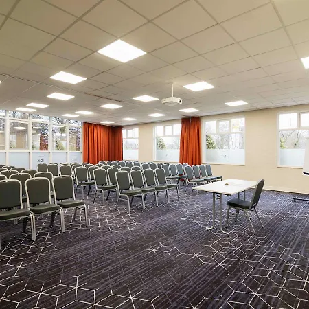 Ibis Rotterdam 3*