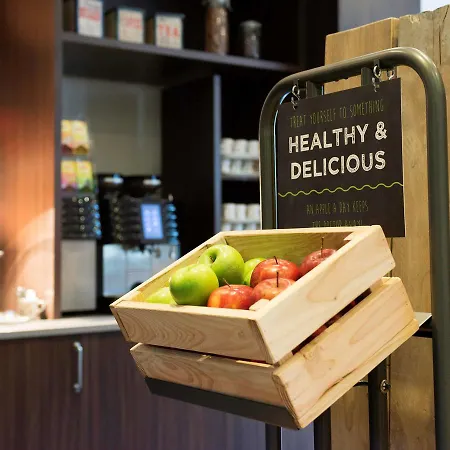 Ibis Rotterdam 3*