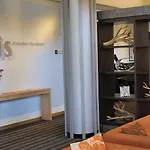 Ibis Rotterdam 3*