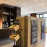 Ibis Rotterdam 3*