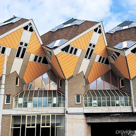 Ibis Rotterdam Hotel 3*