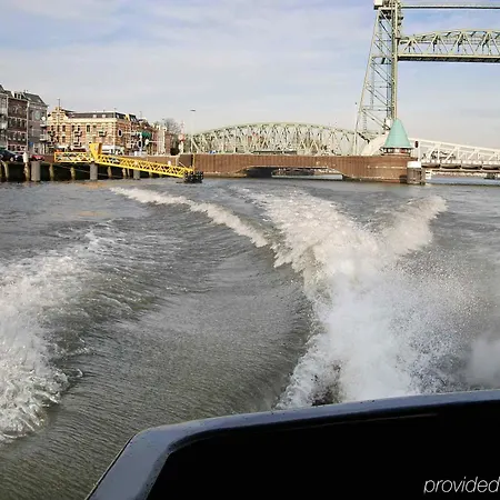Ibis Rotterdam Hotel 3*