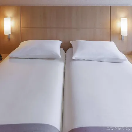 Ibis Rotterdam 3*