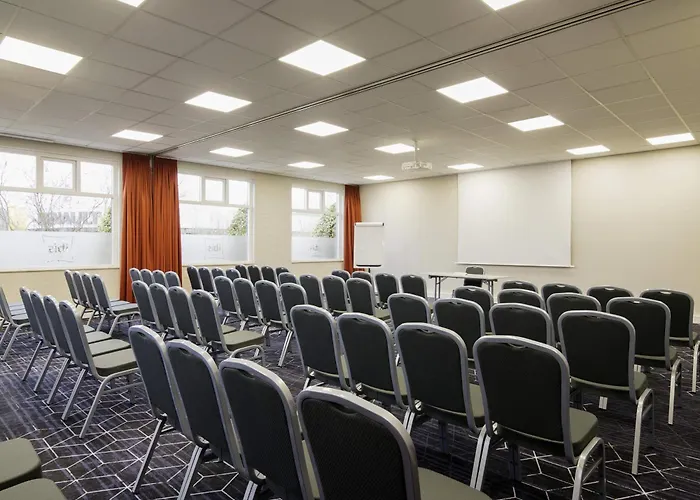 Ibis Rotterdam 3* 블라르딩겐