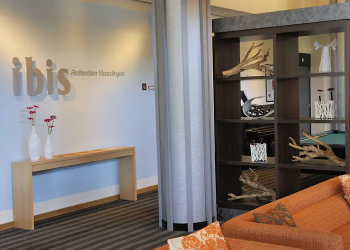 Ibis Rotterdam 3*